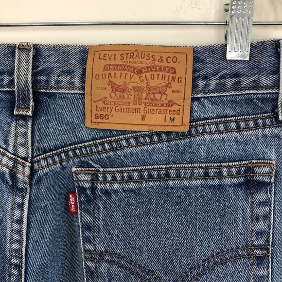 Vintage Levi’s 560 Loose Fit Tappered Leg Jeans - Picture 7 of 9